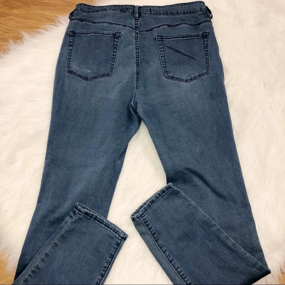 Bullhead sz 29 distressed high rise skinniest jeans - Picture 5 of 5